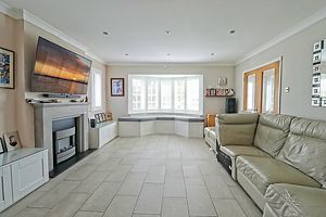 Living Room- click for photo gallery